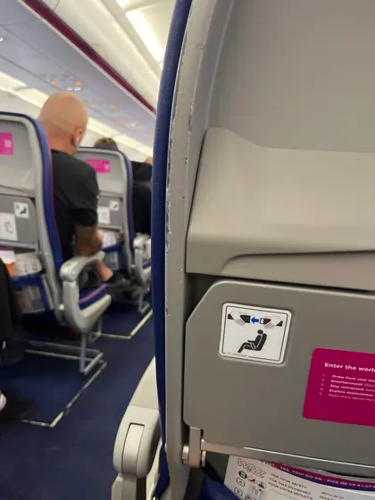 recline: instructions unclear, knees already in chin